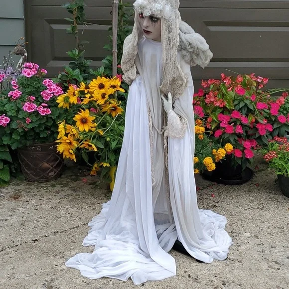 50" Lighted Halloween Scary Bride - Picture 2 of 11